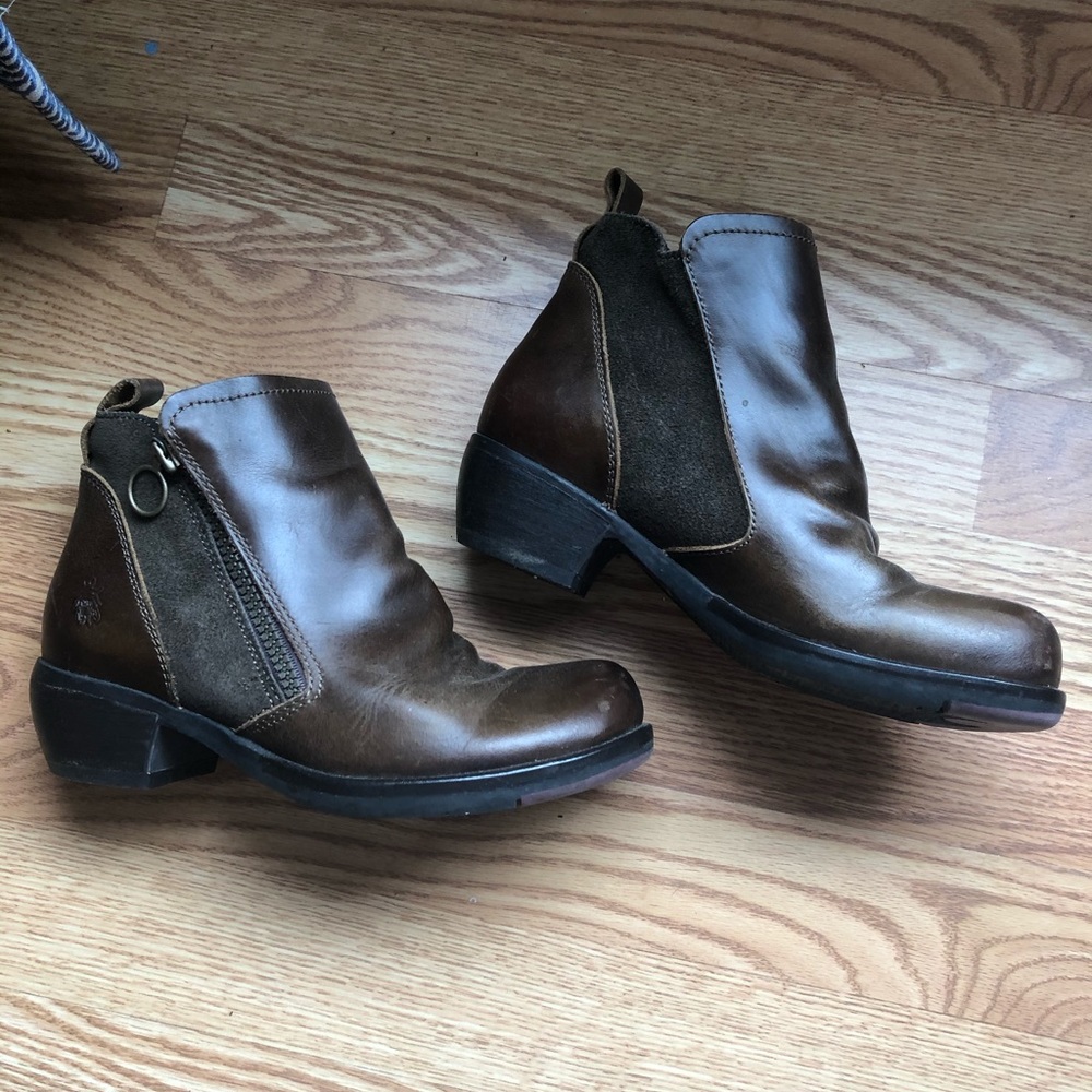 Size 36 fly London boots